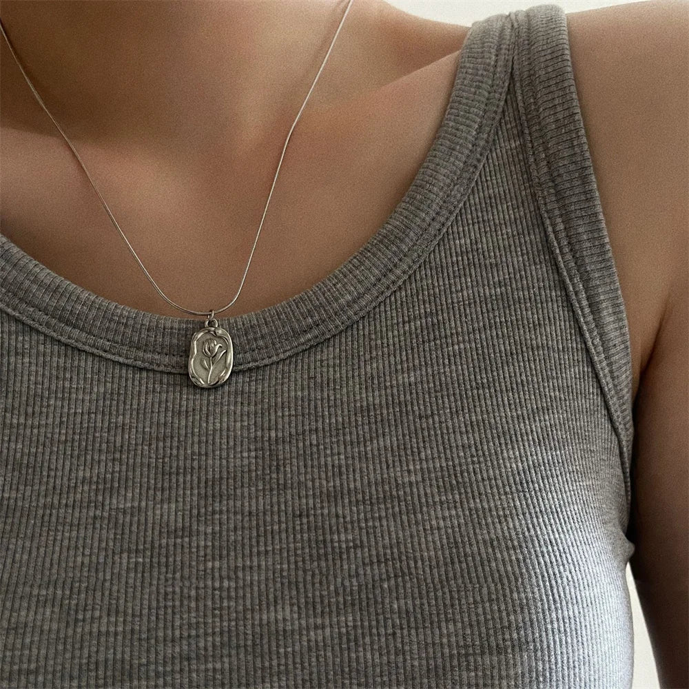 Rosé Necklace