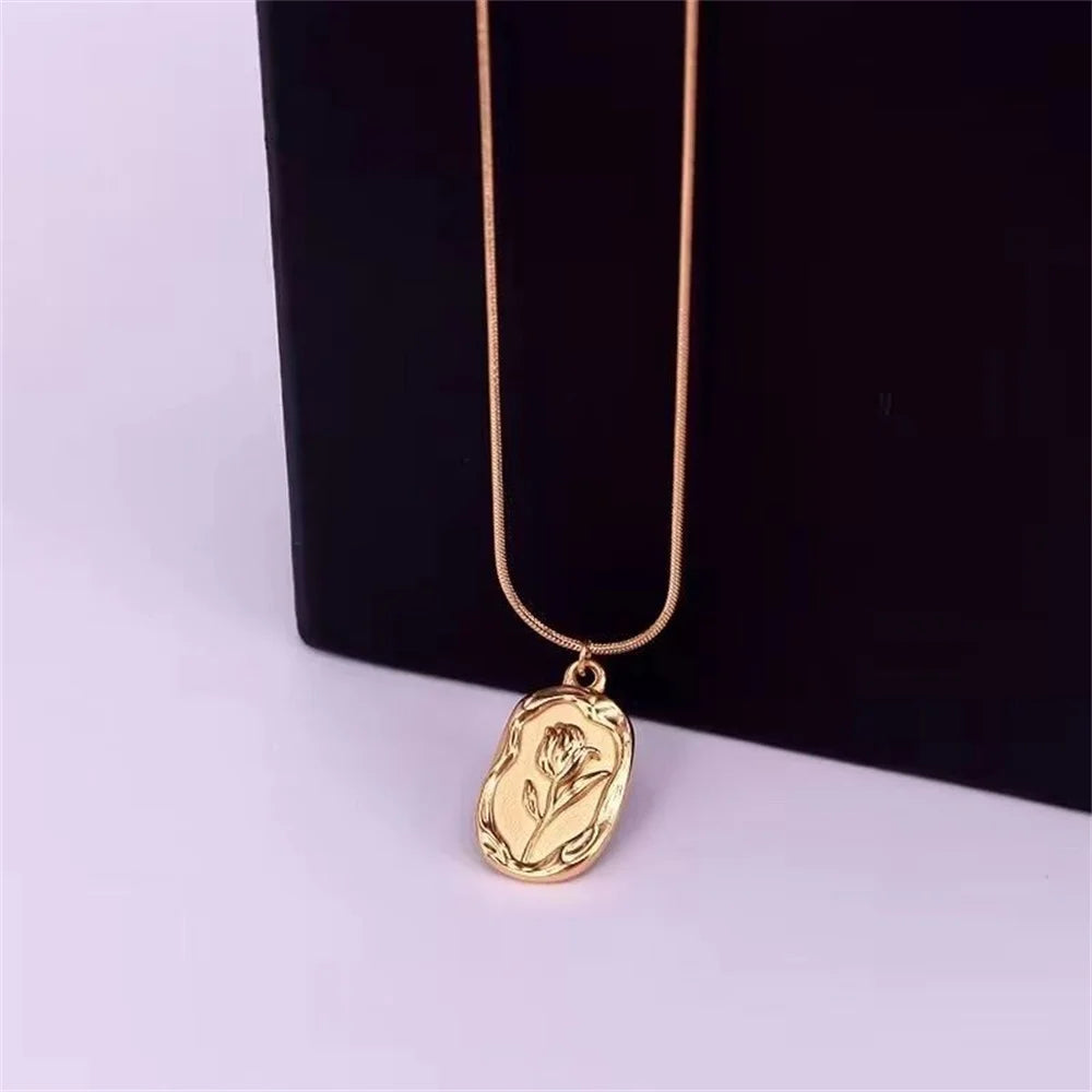Rosé Necklace
